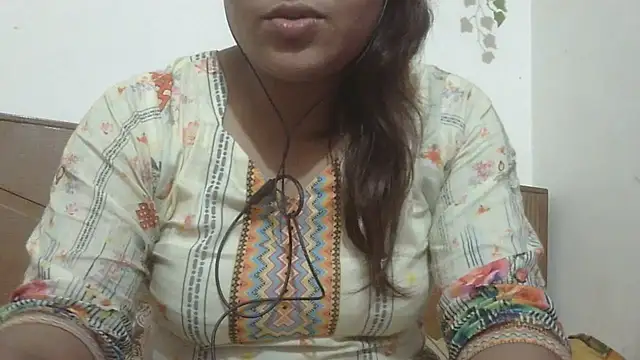 shekira99 online show from July 21, 2026, 2:07 pm