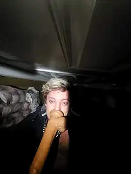 j hollywood91 online show from December 2, 2025, 5:42 am