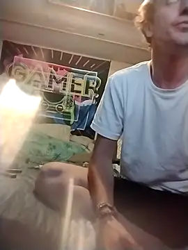 j hollywood91 online show from November 17, 2025, 1:20 am