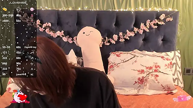 AliceLanley online show from October 3, 2025, 11:12 am