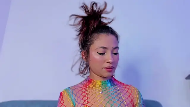 valerycolins online show from October 4, 2025, 2:46 am