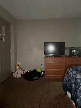 Stressreliever82 online show from April 21, 2026, 10:05 pm