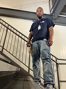 Stressreliever82 online show from February 27, 2026, 7:14 pm