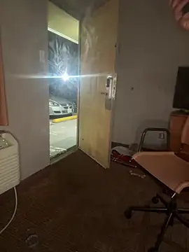 Stressreliever82 online show from April 18, 2026, 10:06 am