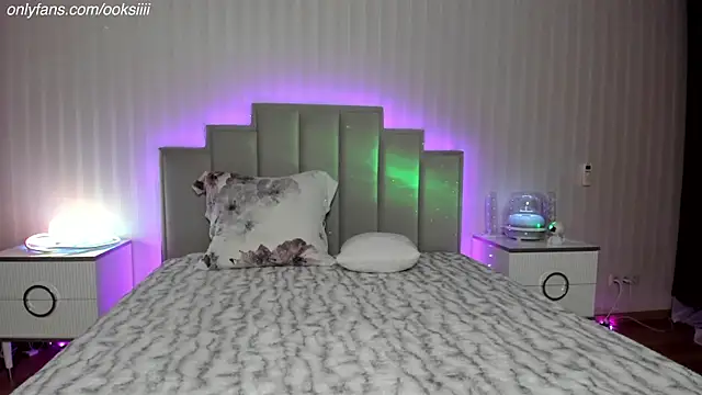 ooksiiii online show from January 12, 2026, 7:53 pm