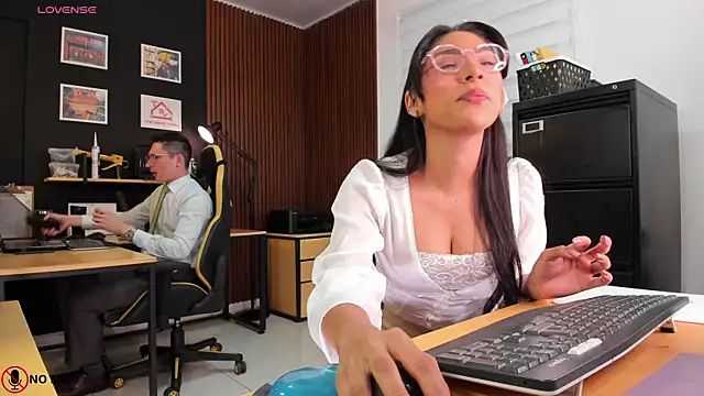 Office Naughty Girl online show from January 23, 2025, 3:43 pm