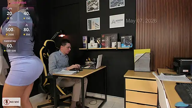 Office Naughty Girl online show from May 7, 2026, 10:35 pm