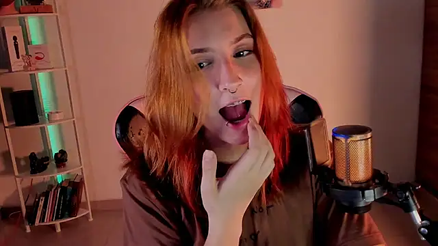 Snapshot of Dakotaa_ chatting on December 16, 2024, 4:45 am Dakotaa online show from December 16, 2024, 4:45 am