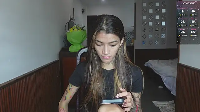 vinkitinkii online show from February 18, 2026, 6:44 am