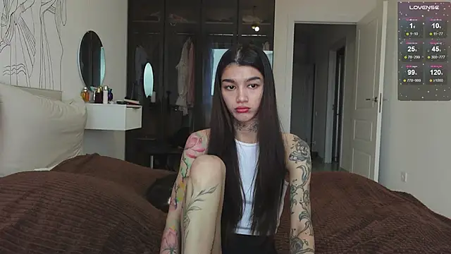 vinkitinkii online show from October 11, 2025, 6:58 am