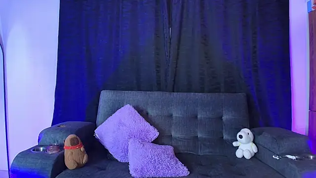 yungelitamor  online show from August 3, 2026, 9:48 am