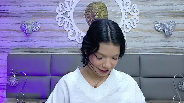 yungelitamor  online show from July 25, 2026, 6:43 am