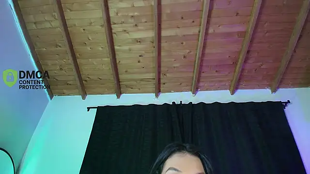 yungelitamor  online show from June 1, 2026, 6:02 am
