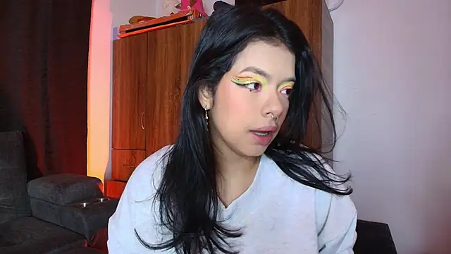 yungelitamor  online show from July 12, 2026, 5:41 am