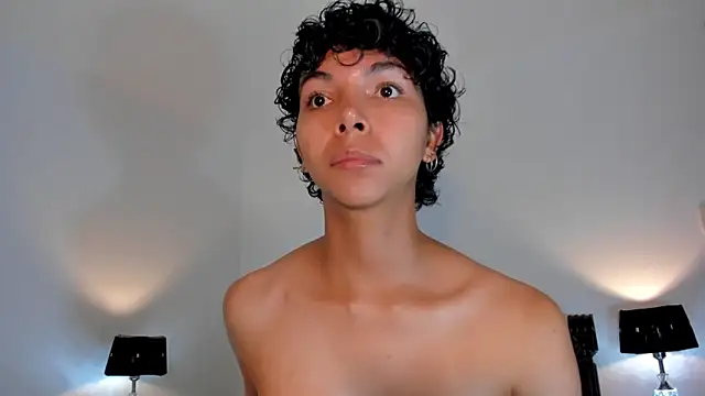 xhenisa  online show from March 13, 2025, 2:05 am