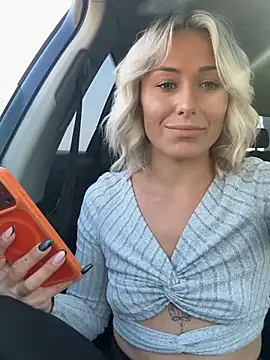 Snapshot of petrouchkaaa_ chatting on March 20, 2026, 2:18 pm petrouchkaaa online show from March 20, 2026, 2:18 pm