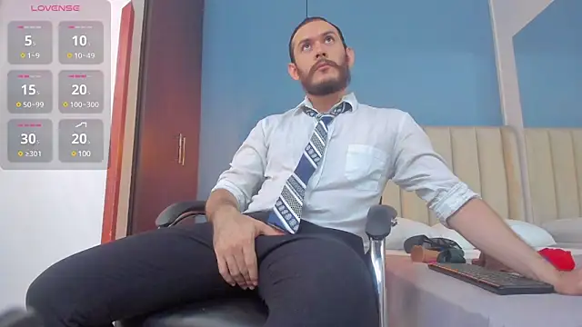 jeanpiere  online show from March 18, 2025, 1:12 pm