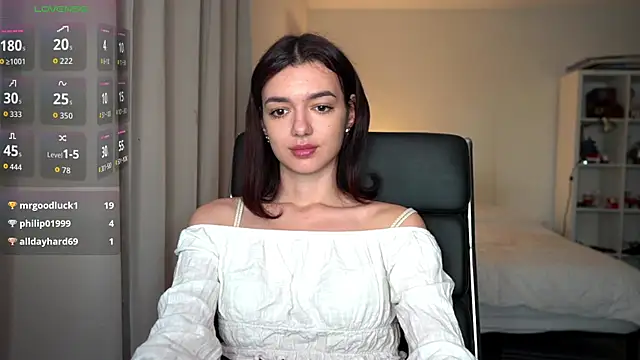 olivia jeas online show from November 5, 2025, 11:08 pm