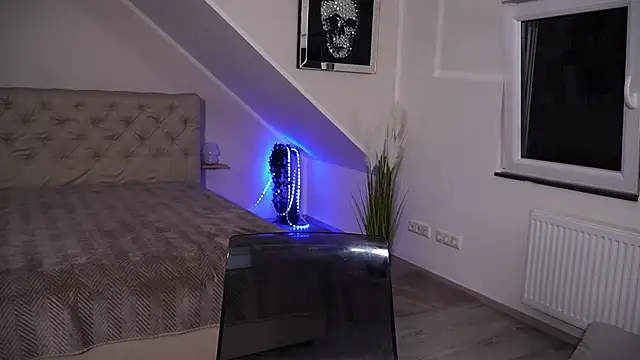 hotmilfbitch online show from October 10, 2025, 11:16 pm