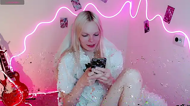 Emily Nyaffee online show from September 23, 2025, 9:11 pm