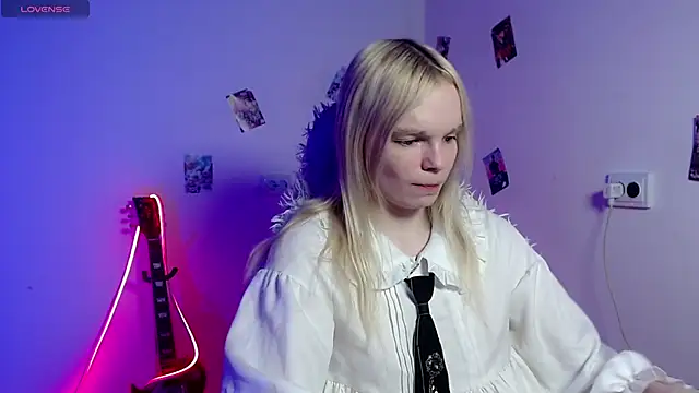 Snapshot of Emily_Nyaffee chatting on March 13, 2026, 5:18 pm Emily Nyaffee online show from March 13, 2026, 5:18 pm