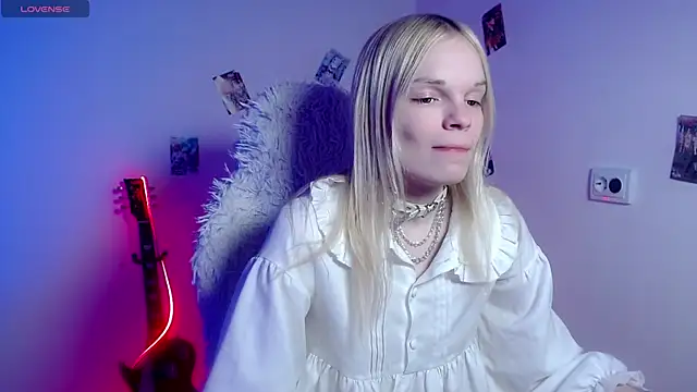 Snapshot of Emily_Nyaffee chatting on March 22, 2026, 1:45 pm Emily Nyaffee online show from March 22, 2026, 1:45 pm