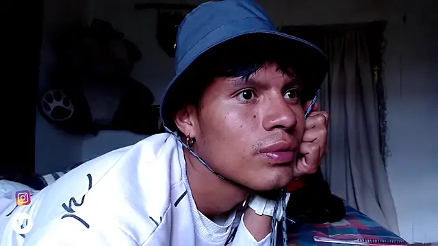 Tylerfordxxx online show from October 14, 2025, 9:04 pm