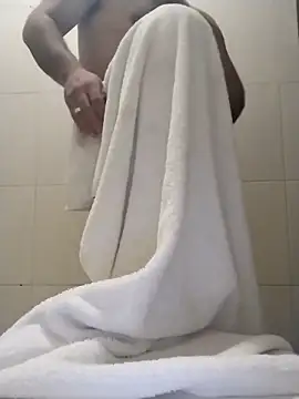 Snapshot of Renooo04 chatting on February 6, 2026, 5:03 am Renooo04 online show from February 6, 2026, 5:03 am