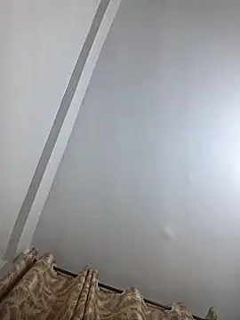 hornycreamybabe online show from October 5, 2025, 9:16 pm