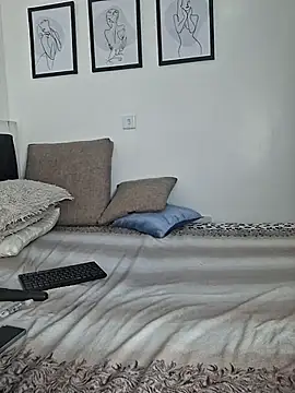 hornycreamybabe online show from October 11, 2025, 4:57 am