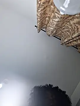 hornycreamybabe online show from September 24, 2025, 12:33 pm