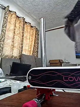 hornycreamybabe online show from March 4, 2025, 9:40 am