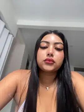 NatashaBrown12 online show from May 28, 2026, 2:23 pm