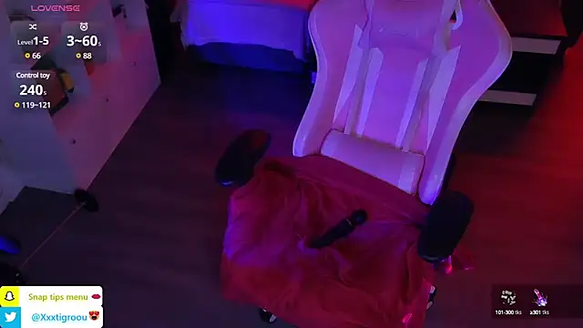 PetiteAngel666 online show from March 23, 2025, 1:53 am