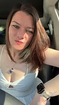 LadyLena1 online show from May 1, 2026, 12:04 am