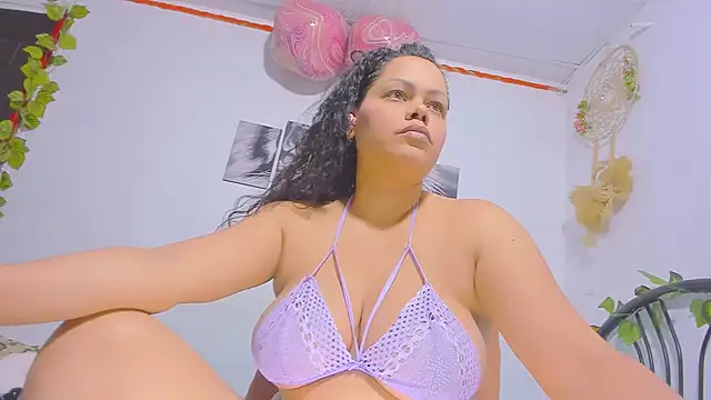 Alhelqueen online show from October 12, 2025, 12:01 am