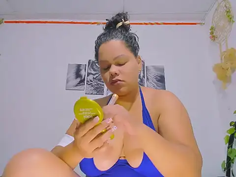 Snapshot of Alhelqueen chatting on February 17, 2026, 9:06 am Alhelqueen online show from February 17, 2026, 9:06 am