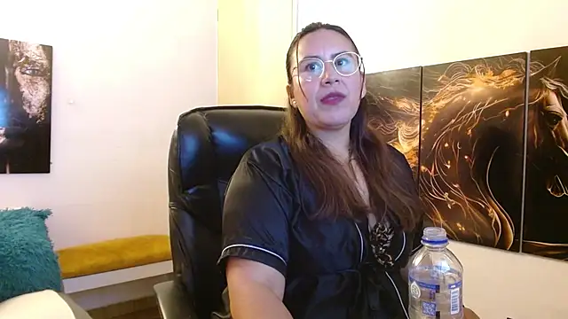 amalia brunette online show from March 11, 2026, 11:32 pm