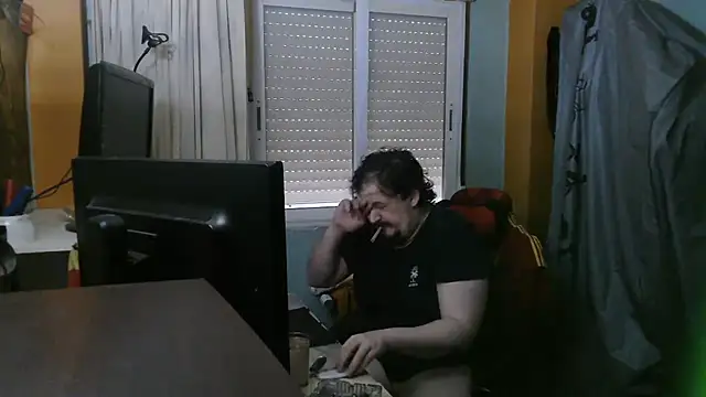 Snapshot of porkorossy chatting on March 12, 2026, 7:23 am porkorossy online show from March 12, 2026, 7:23 am