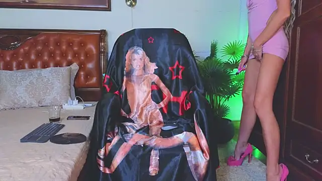 AlinaGrosu online show from June 22, 2026, 6:49 pm