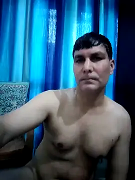 Snapshot of ZIMMY25 chatting on November 4, 2025, 6:39 am ZIMMY25 online show from November 4, 2025, 6:39 am