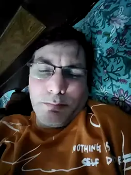 Snapshot of ZIMMY25 chatting on November 19, 2025, 7:36 pm ZIMMY25 online show from November 19, 2025, 7:36 pm