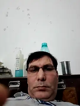 Snapshot of ZIMMY25 chatting on October 13, 2025, 8:10 pm ZIMMY25 online show from October 13, 2025, 8:10 pm