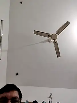 Snapshot of ZIMMY25 chatting on October 8, 2025, 5:53 am ZIMMY25 online show from October 8, 2025, 5:53 am