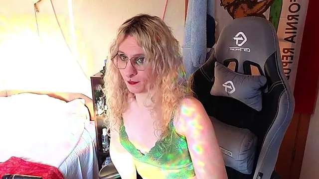 Lori Myaf online show from March 11, 2026, 2:22 pm