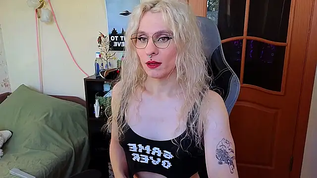 Lori Myaf online show from August 4, 2026, 4:33 pm