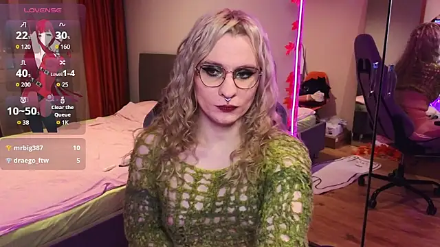 Lori Myaf online show from December 3, 2025, 2:27 pm