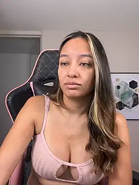 DianaHopson online show from October 7, 2025, 11:33 am