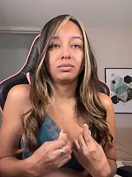 DianaHopson online show from September 29, 2025, 11:27 am