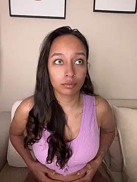 DianaHopson online show from April 30, 2026, 7:43 pm